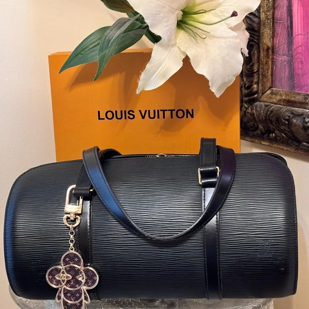 LOUIS VUITTON EPI SOUFFLOT BLACK LEATHER BARREL STYLE BAG